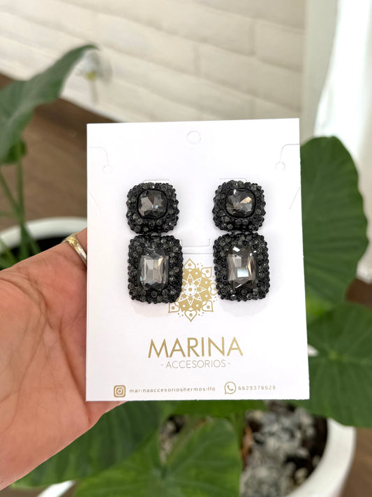 Aretes de pedrería negros
