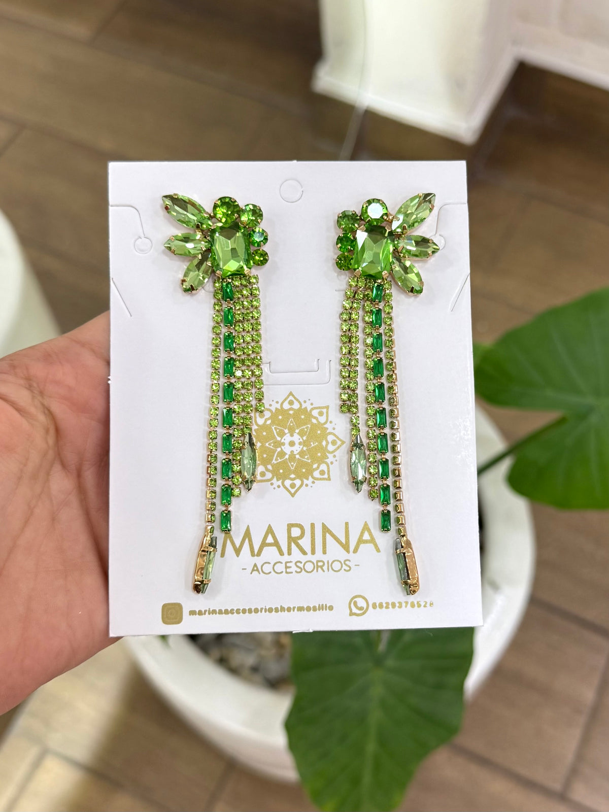 Aretes de pedrería verdes