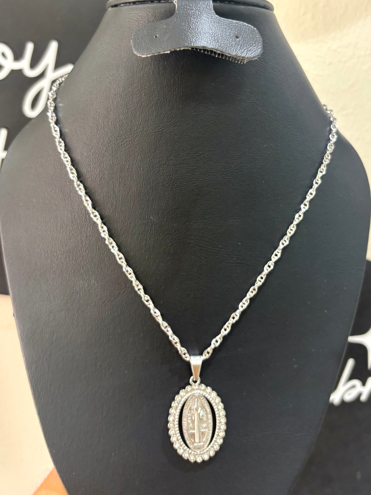 Collar plata virgen