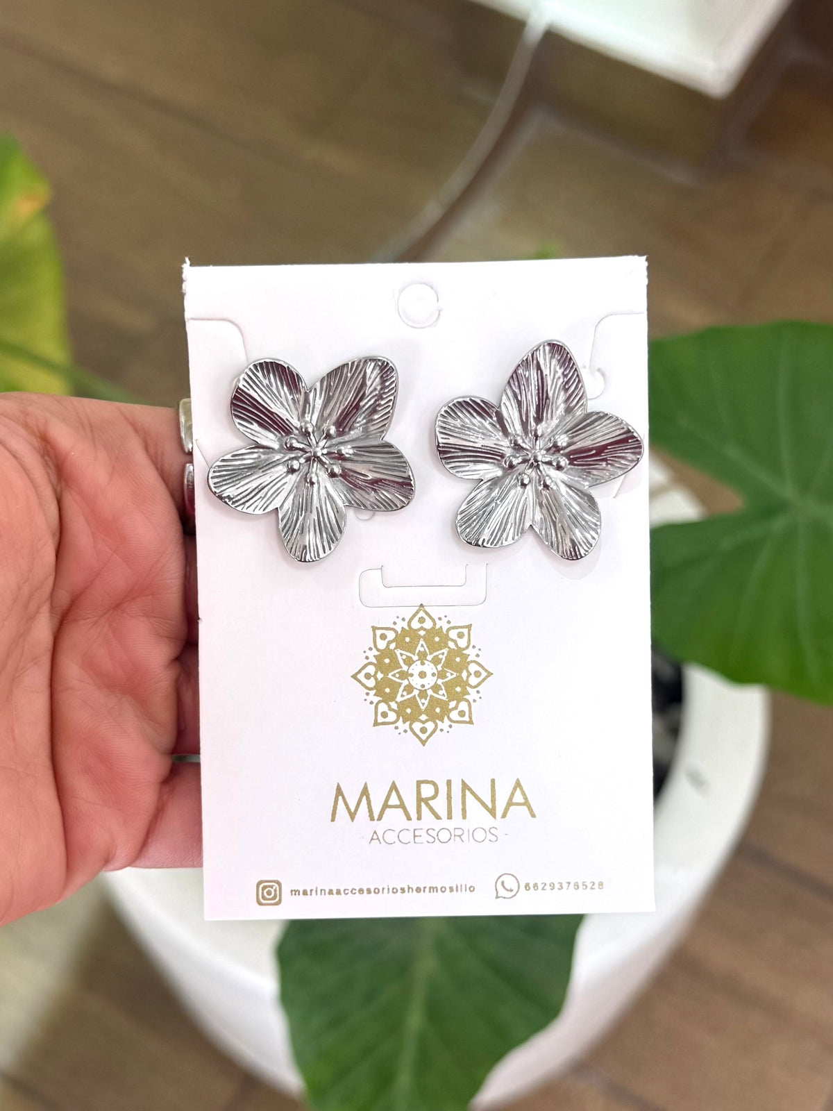 Arete casual flor