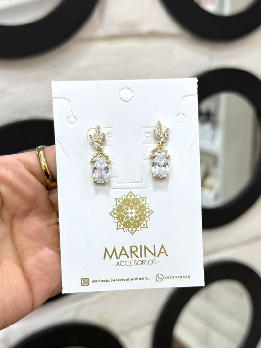 Aretes de pedrería dorados