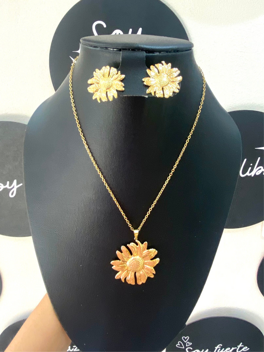 Collar dorado flor