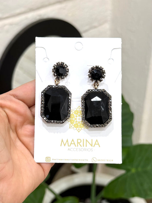 Aretes de pedrería negros