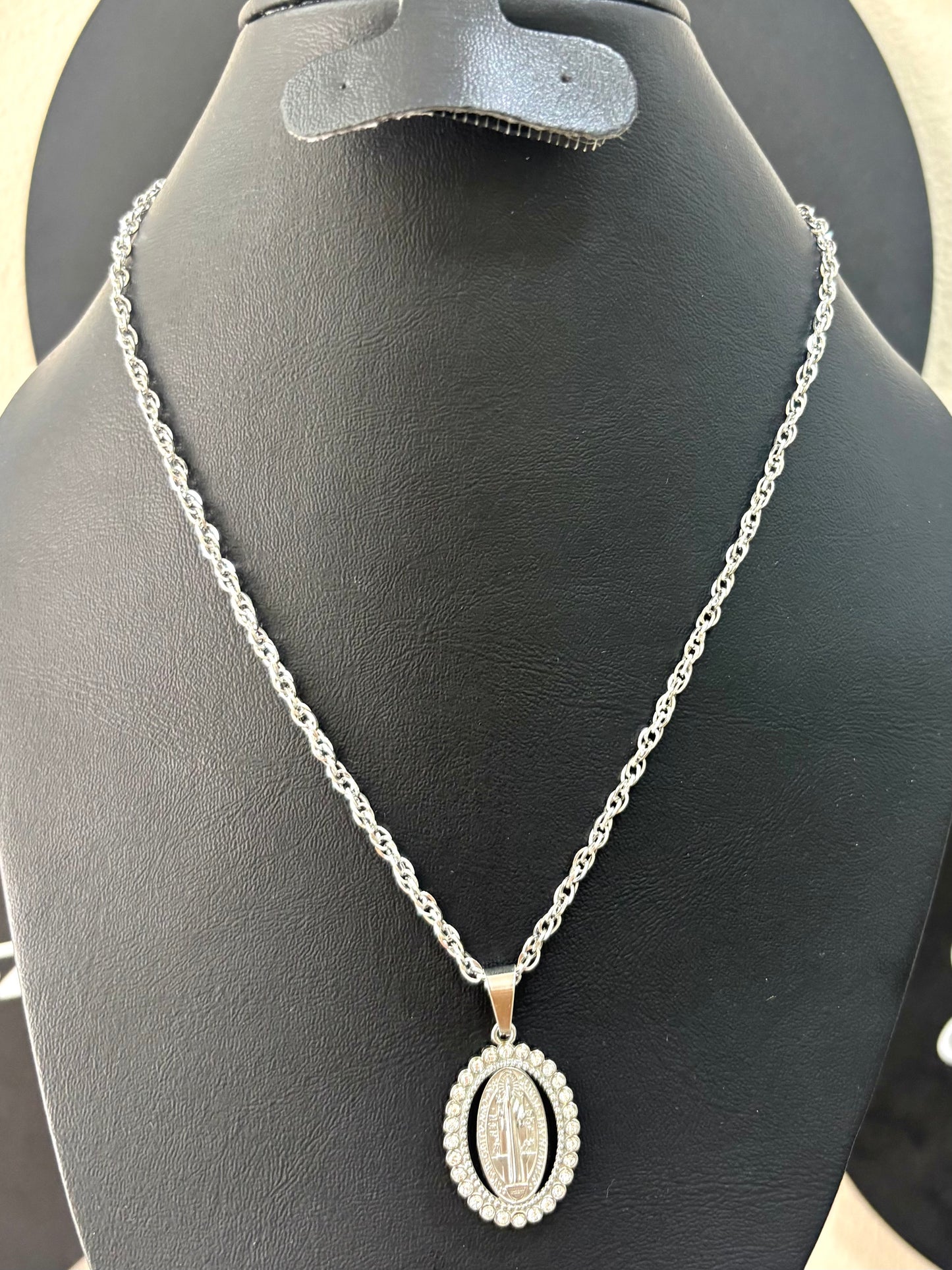 Collar plata virgen