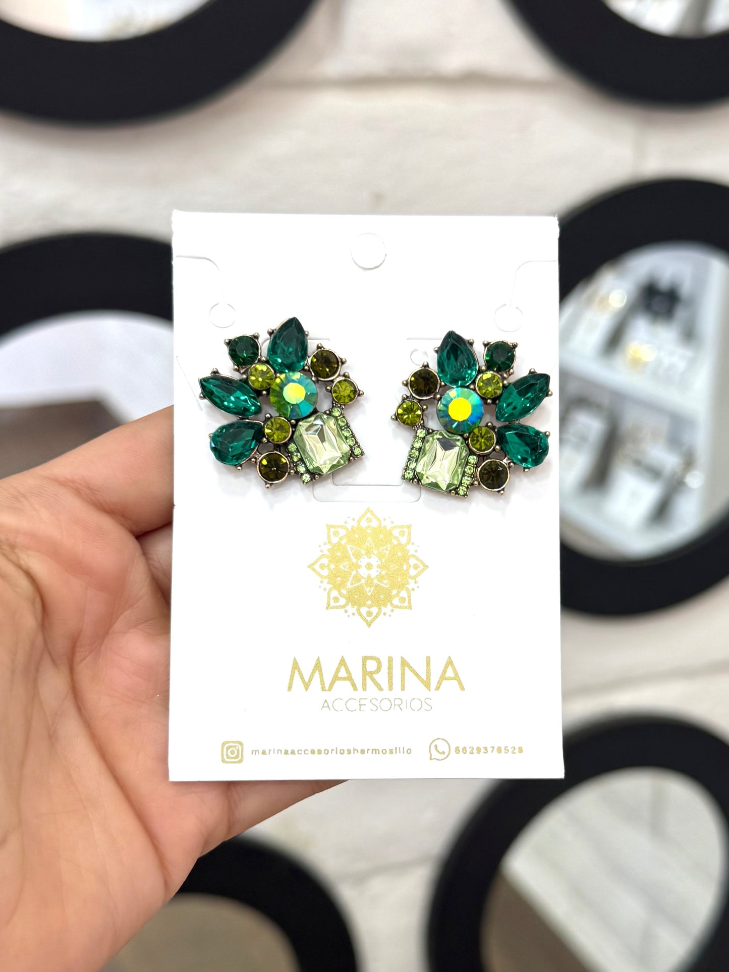 Aretes de pedrería verdes