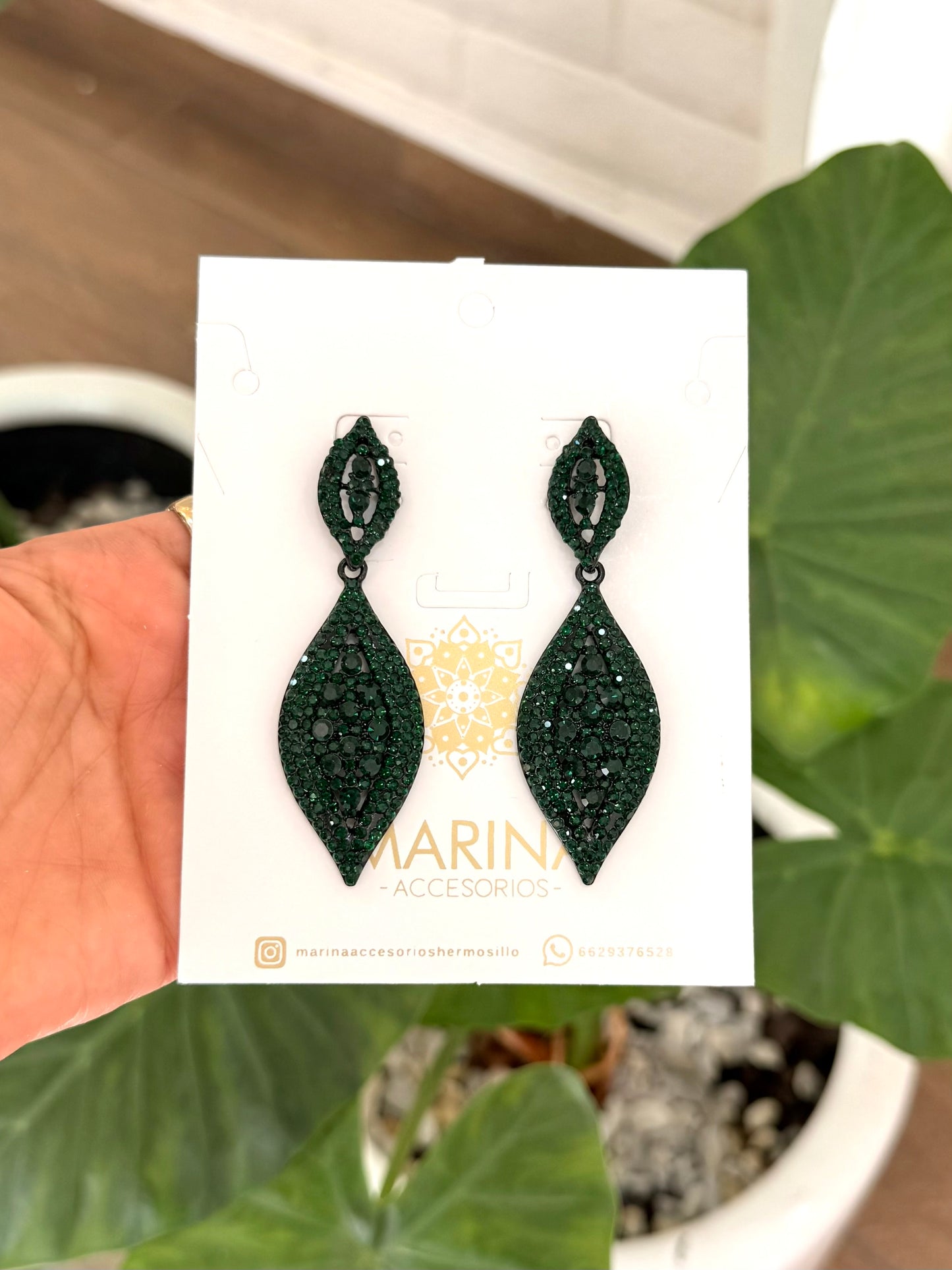 Aretes de pedrería verdes