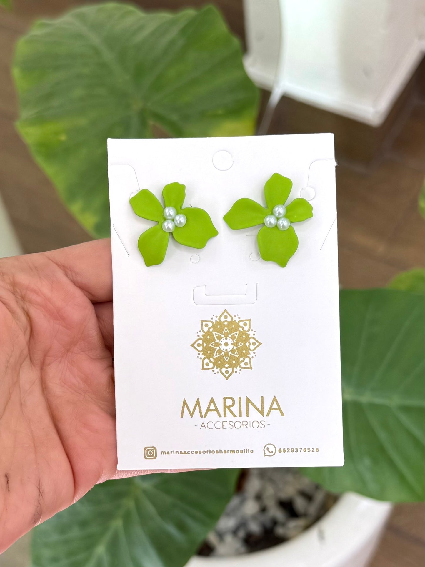Arete casual flor verde