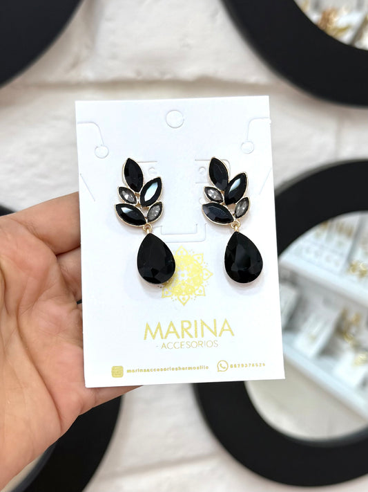 Aretes de pedrería negros
