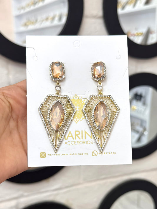 Aretes de pedrería dorados