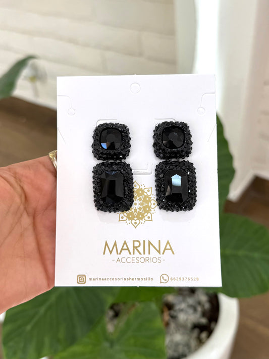 Aretes de pedrería negros