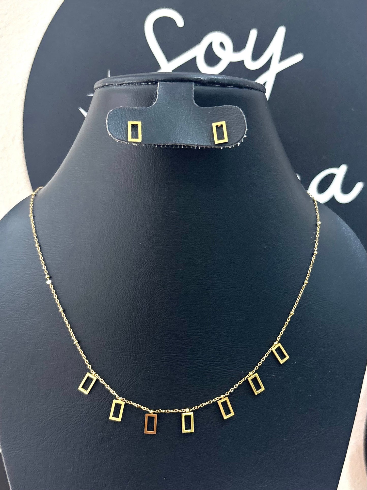 Collar cuadro