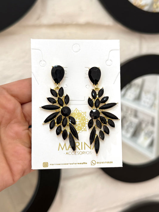 Aretes de pedrería negros