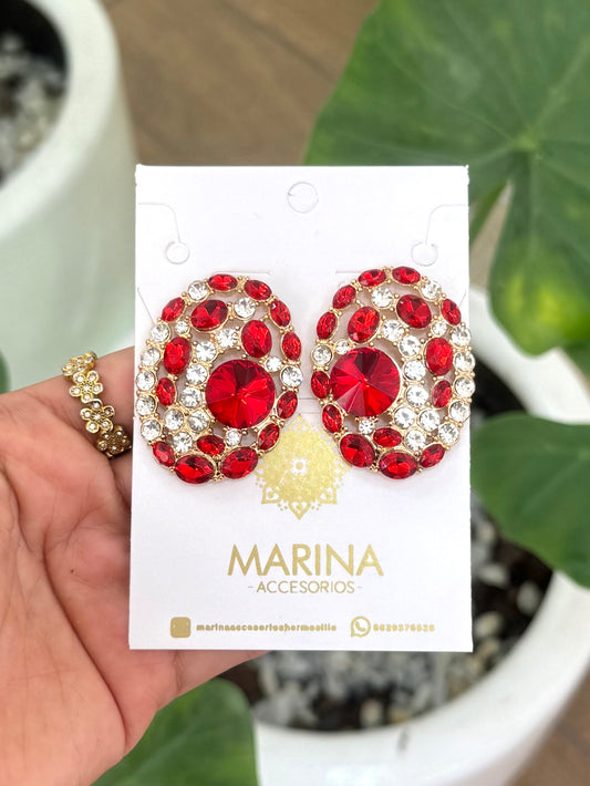 Aretes de pedrería rojo