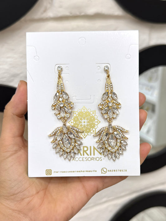 Aretes de pedrería dorados
