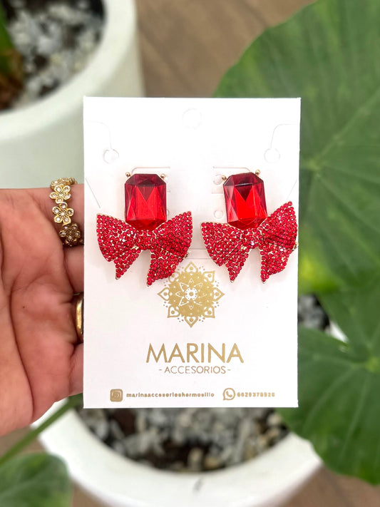 Aretes de pedrería rojo