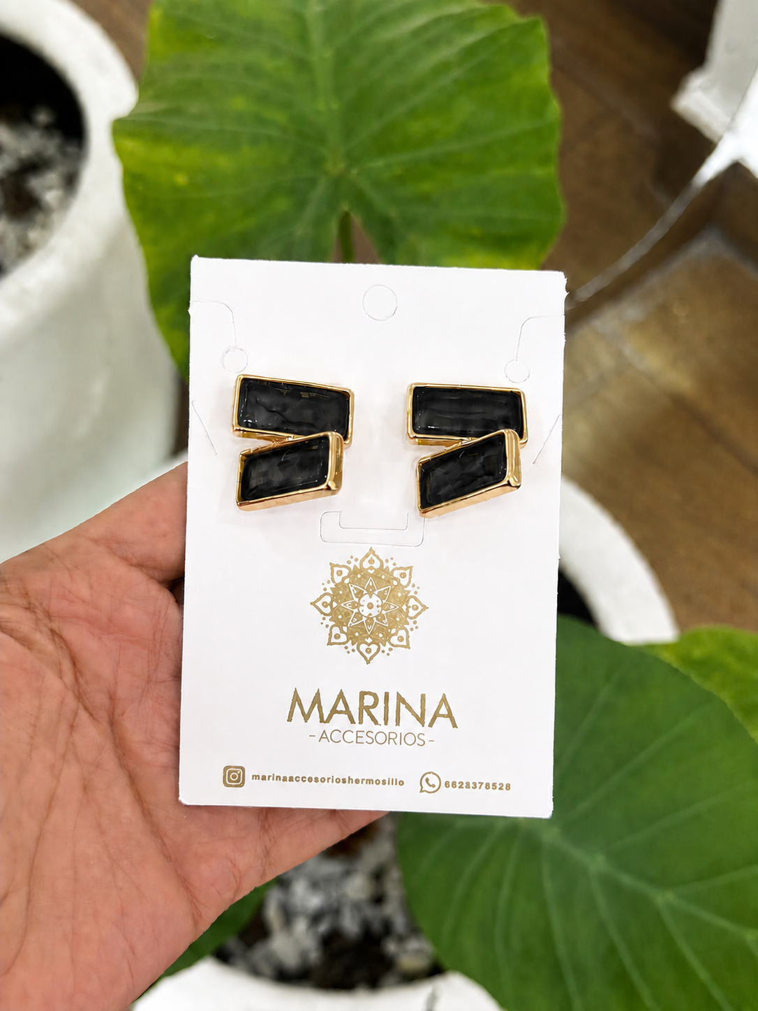 Arete casual negro